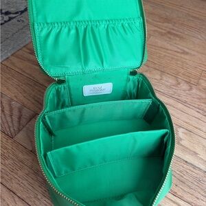 Accessory travel bag - green - new in bag!